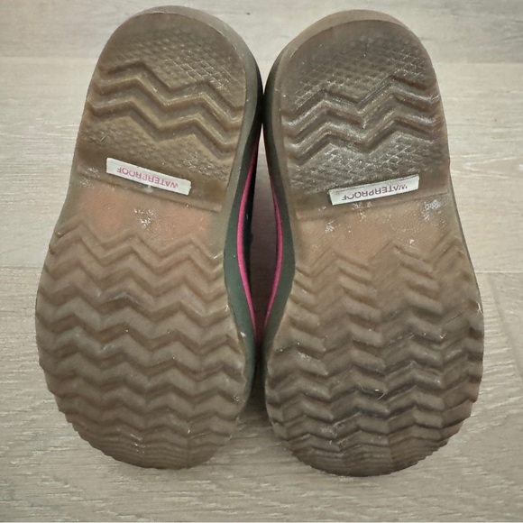 SOREL Kids' Yoot Pac Nylon Snow Boot in Pink and Black size 11 Little Kid - Picture 7 of 9